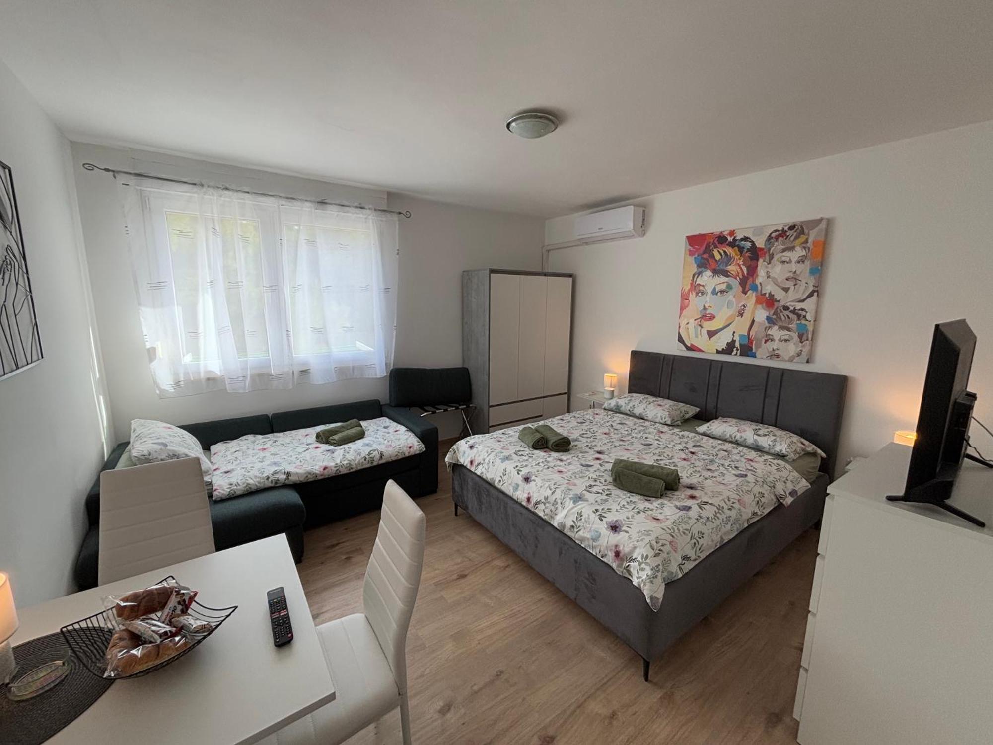 App Karla Apartment พูลา ภายนอก รูปภาพ